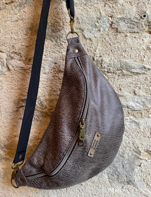 Sac banane fait main simili cuir vieilli - image 8