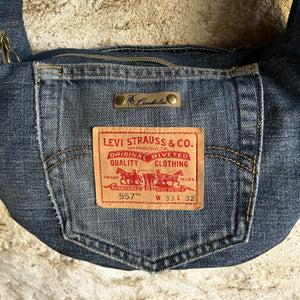 Sac demi-lune fait main jean Levi’s recyclé - image 14