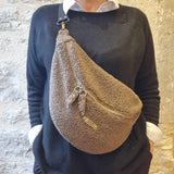 Sac banane moumoute tissu bouclettes - SUR COMMANDE - image 2