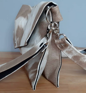 Sac pochette bandoulière simili cuir imprimé peau de vache - image 7