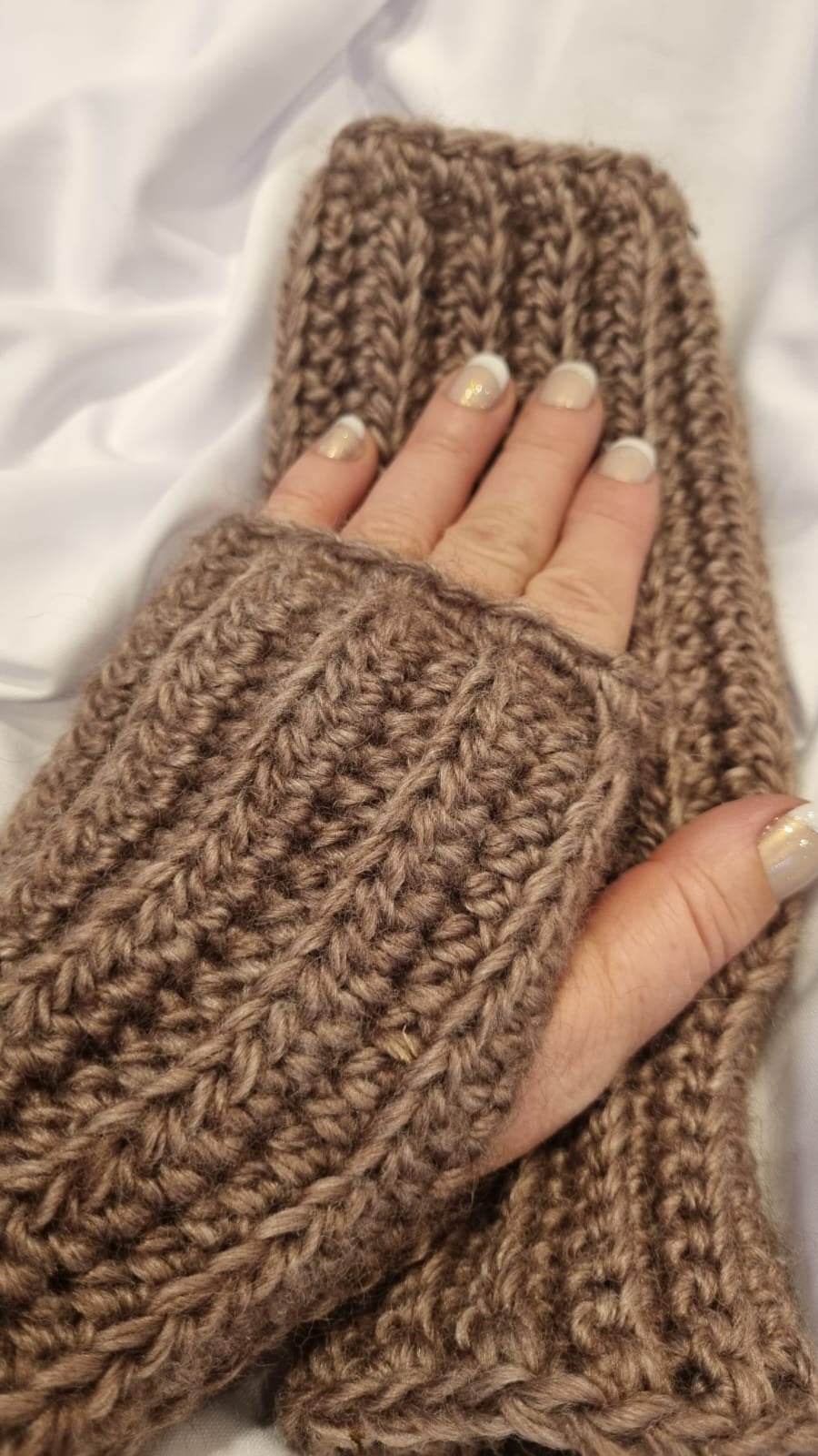 Mitaines en crochet taupe, idée cadeau - image 2