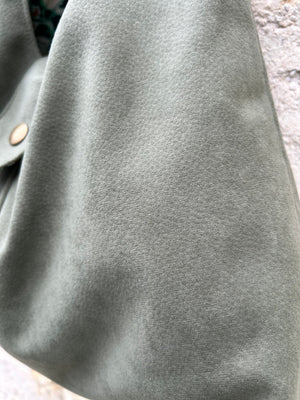 Sac hobo fait main en simili daim kaki - image 13