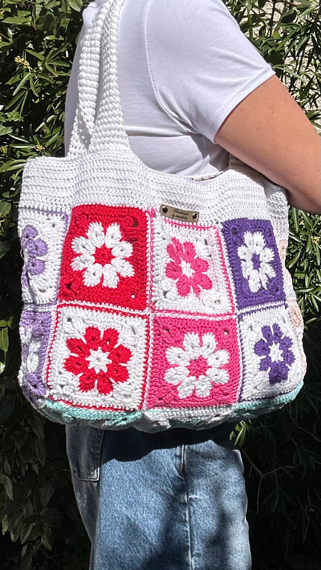 Sac cabas crochet fait main – Motifs granny squares multicolores