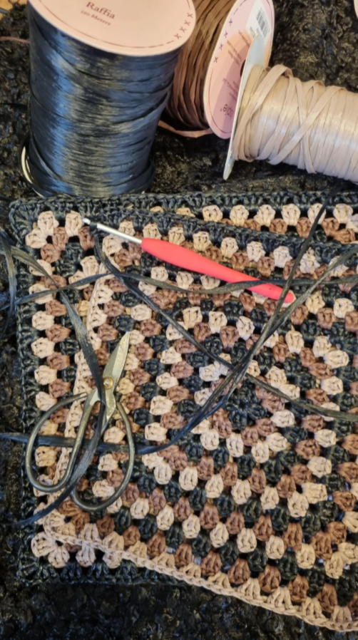 Sac hobo en crochet/raphia - image 9