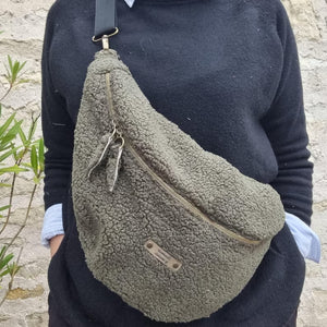Sac banane moumoute tissu bouclettes - SUR COMMANDE - image 4