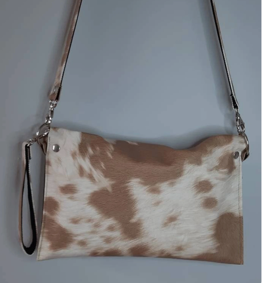 Sac pochette bandoulière simili cuir imprimé peau de vache - image 6