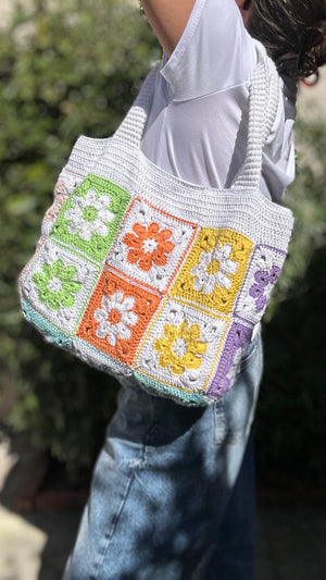 Sac cabas crochet fait main – Motifs granny squares multicolores - image 10