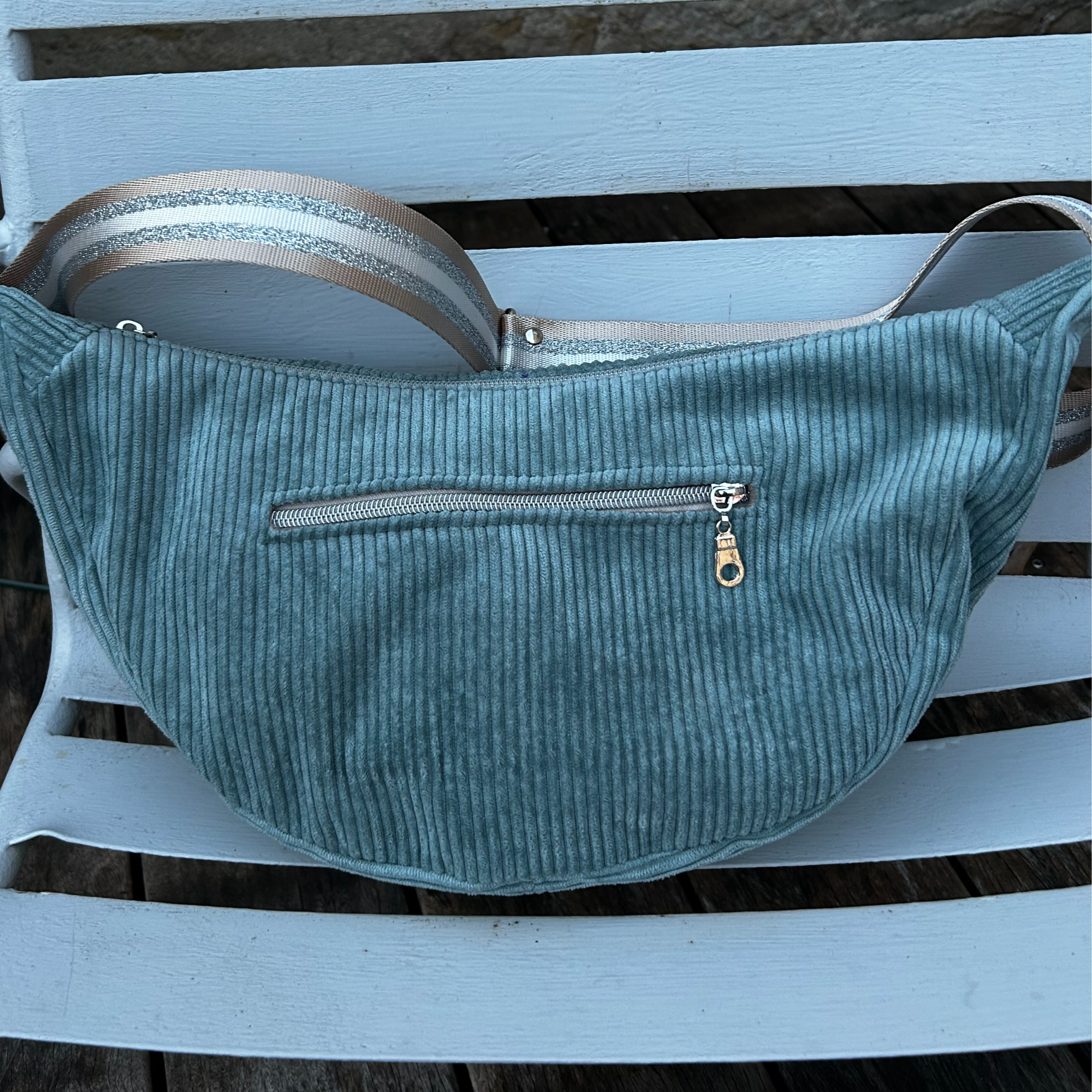 Sac demi-lune fait main velours côtelé vert d'eau - 3 tailles - image 4