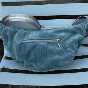Sac demi-lune fait main velours côtelé vert d'eau - 3 tailles - image 4