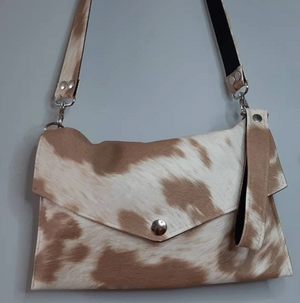 Sac pochette bandoulière simili cuir imprimé peau de vache - image 5