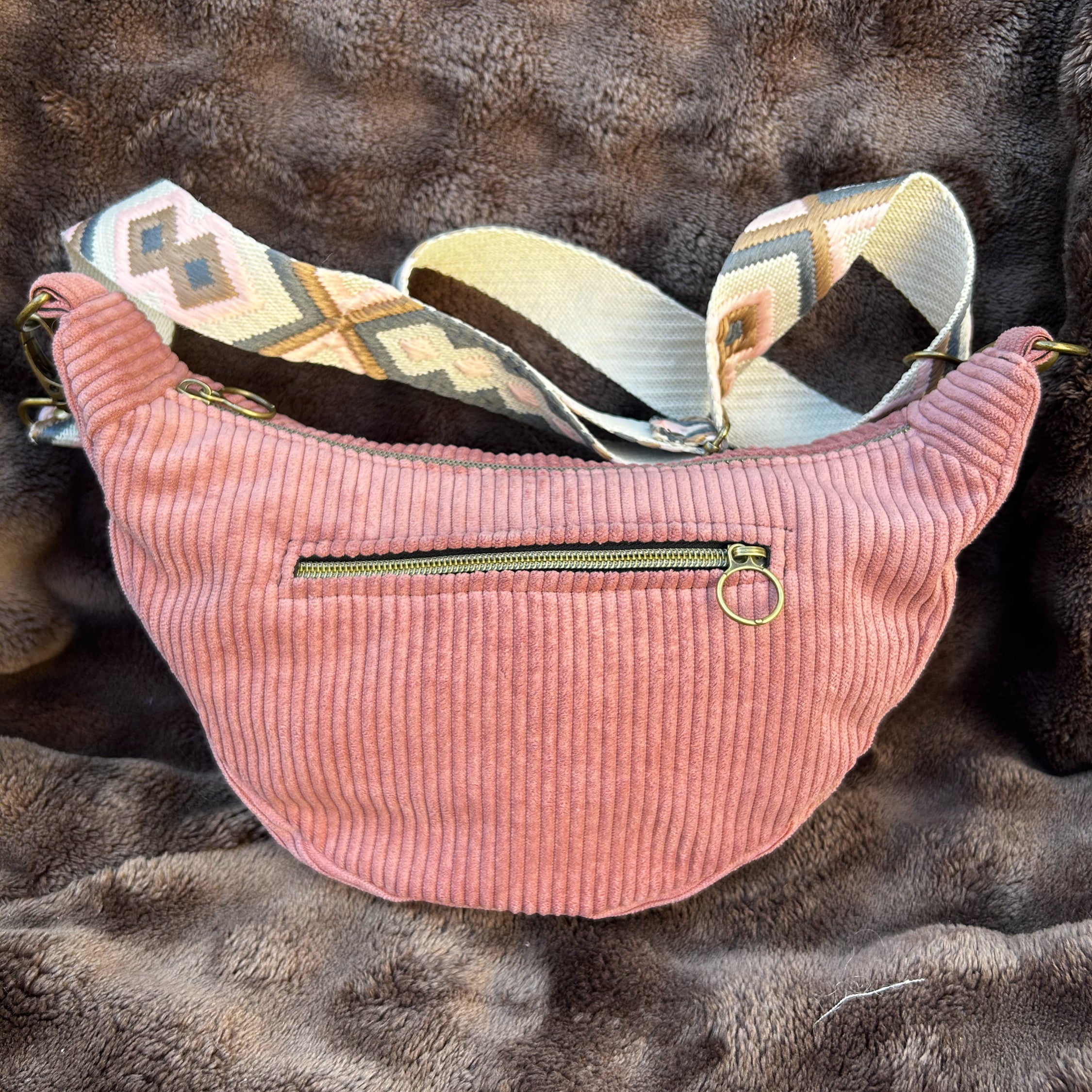 Sac demi-lune fait main velours côtelé vieux rose - 3 tailles - image 8
