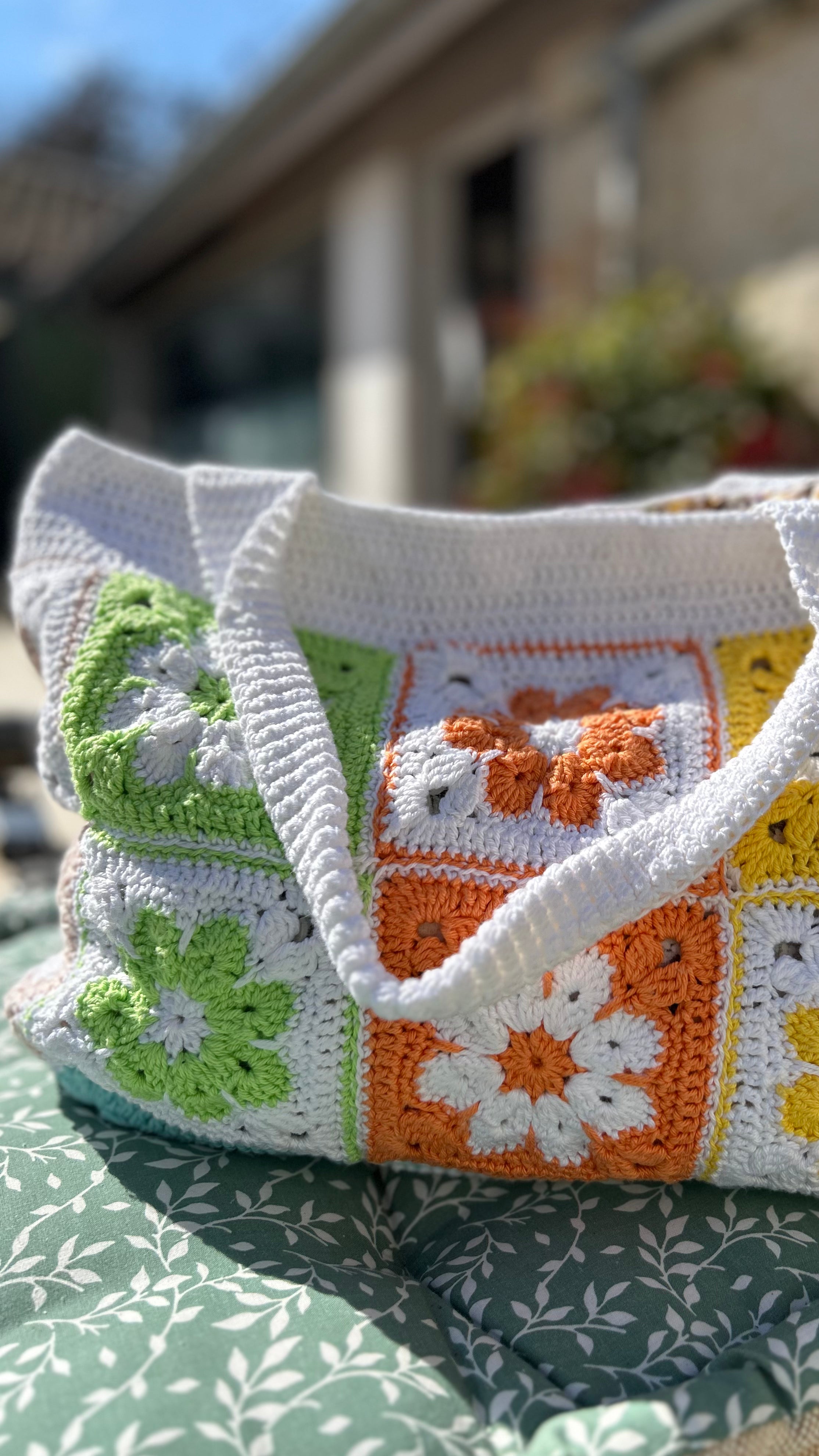 Sac cabas crochet fait main – Motifs granny squares multicolores - image 5
