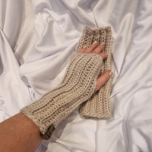 Mitaines en crochet beige, idée cadeau