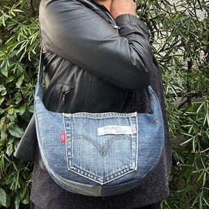 Sac demi-lune fait main jean Levi’s recyclé - image 5