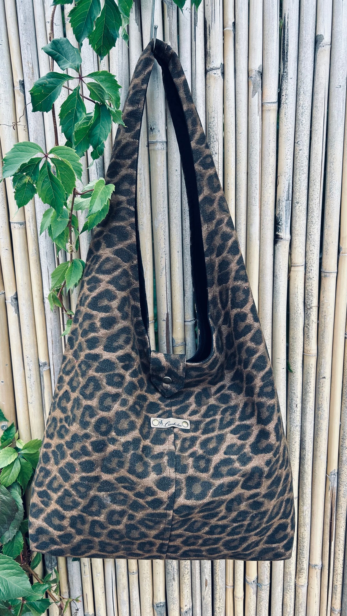 Sac hobo en jean léopard - pièce unique